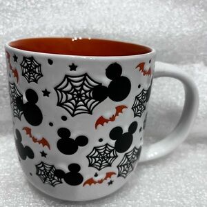 Disney’s Mickey Mouse Spider Web & Bats Halloween Ceramic Mug Cup Brand New